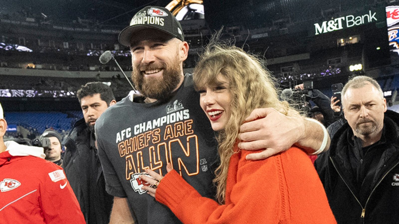 Taylor Swift donates 0,000 to family of woman killed in Kansas City Chiefs' Super Bowl celebrations