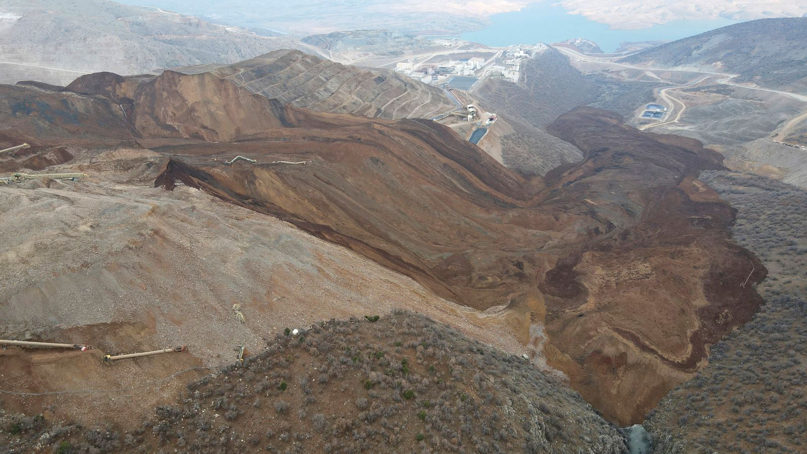 Turkey: Nine workers trapped in gold mine after landslide