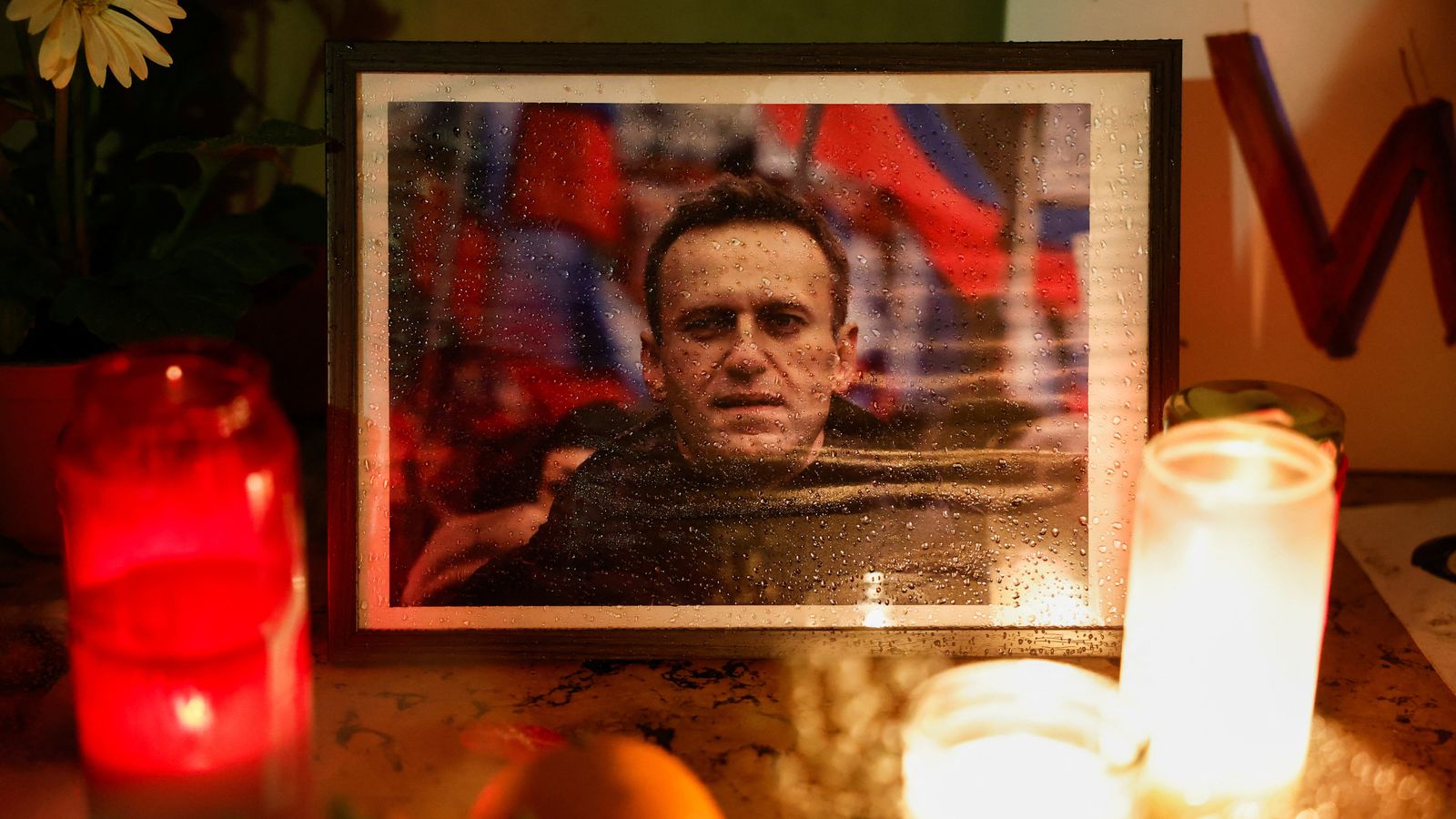 Г н Навални почина докато беше затворен в наказателната колония Полярен