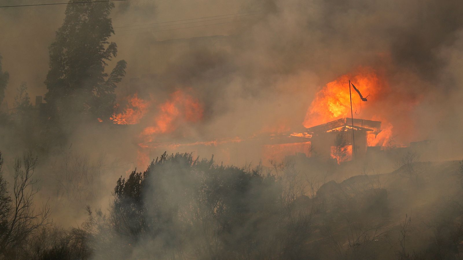 Пожарите са в покрайнините на крайбрежния град Вина дел Мар