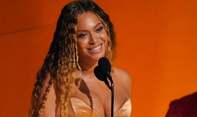 Beyonce becomes first black woman to hit number one on US country chart - Vimarsana News