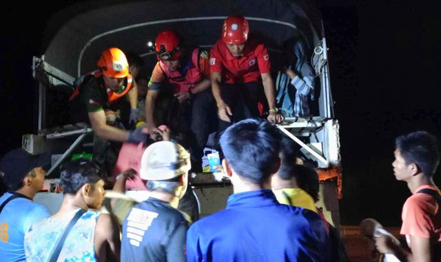 Seven people killed as landslide buries two buses in Philippines mining village - Vimarsana News
