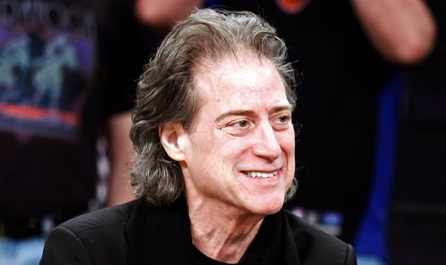 Curb Your Enthusiasm and Robin Hood: Men In Tights star Richard Lewis dies - Vimarsana News