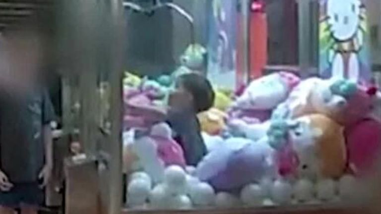 kid claw machine