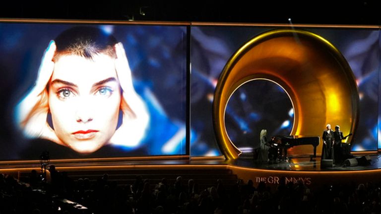 Annie Lennox pays tribute to Sinead O&#39;Connor during the 66th annual Grammy Awards on Sunday, Feb. 4, 2024, in Los Angeles. (AP Photo/Chris Pizzello)
