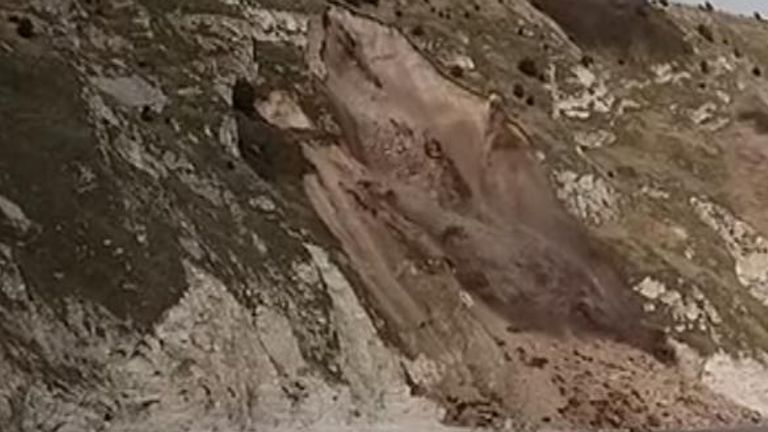 Moment landslide occurs on Dorset beach caught on camera