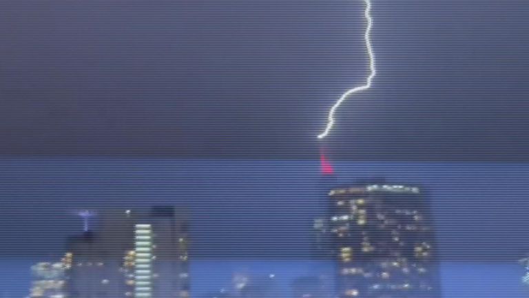 Moment lightning strikes Willis Tower in Chicago