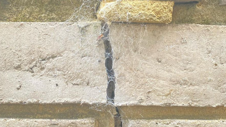 External wall cracks in Dan&#39;s building