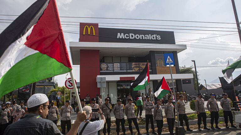 Indonesian Muslims Boycott McDonald's Over Support For Israel ** STORY AVAILABLE, CONTACT SUPPLIER** Where: Palu City, Central Sulawesi Province, Indonesia When: 03 Nov 2023 Credit: Opn Images/Cover Images  (Cover Images via AP Images)