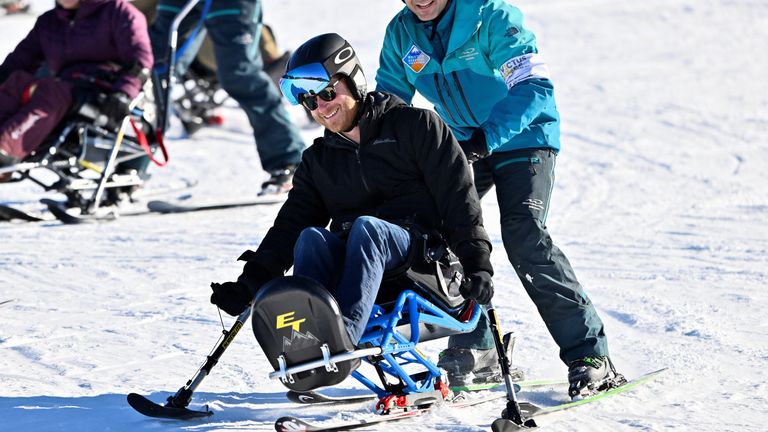 Britain&#39;s Prince Harry, Duke of Sussex, practices sit-skiing during a visit to the training camp for the Invictus Games Vancouver Whistler 2025, in Whistler, British Columbia, Canada February 14, 2024. REUTERS/Jennifer Gauthier