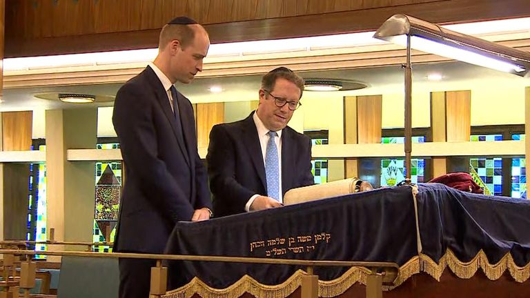 Prince William at synagogue 