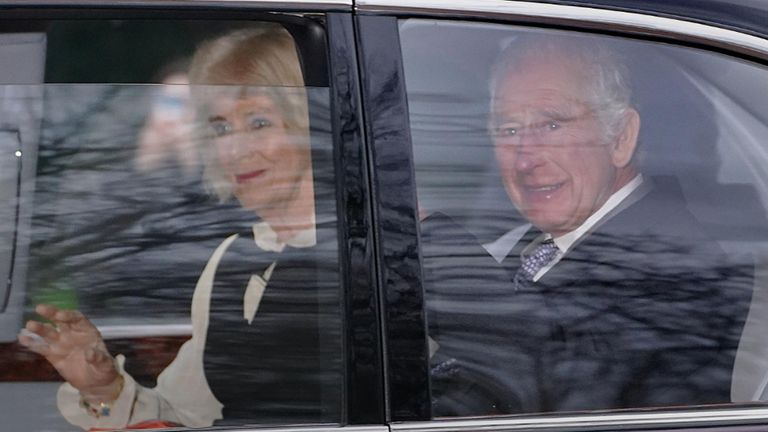 King seen for first time since cancer diagnosis