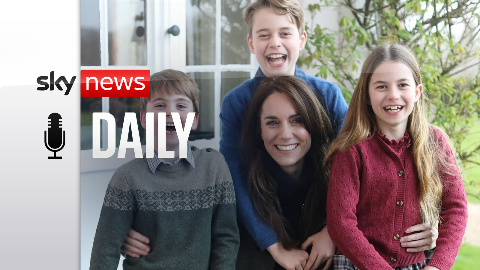 Controversy Surrounding \'Manipulated\' Photo of Kate Middleton and Children