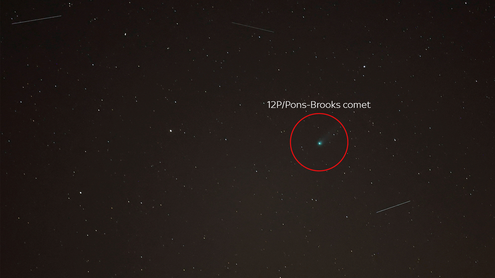 Изображение Композитна снимка на кометата направена в Къмбрия Снимка PA Stuart