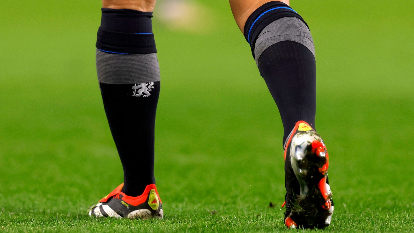 Sock problem delays Chelsea v Arsenal WSL match by 30 minutes