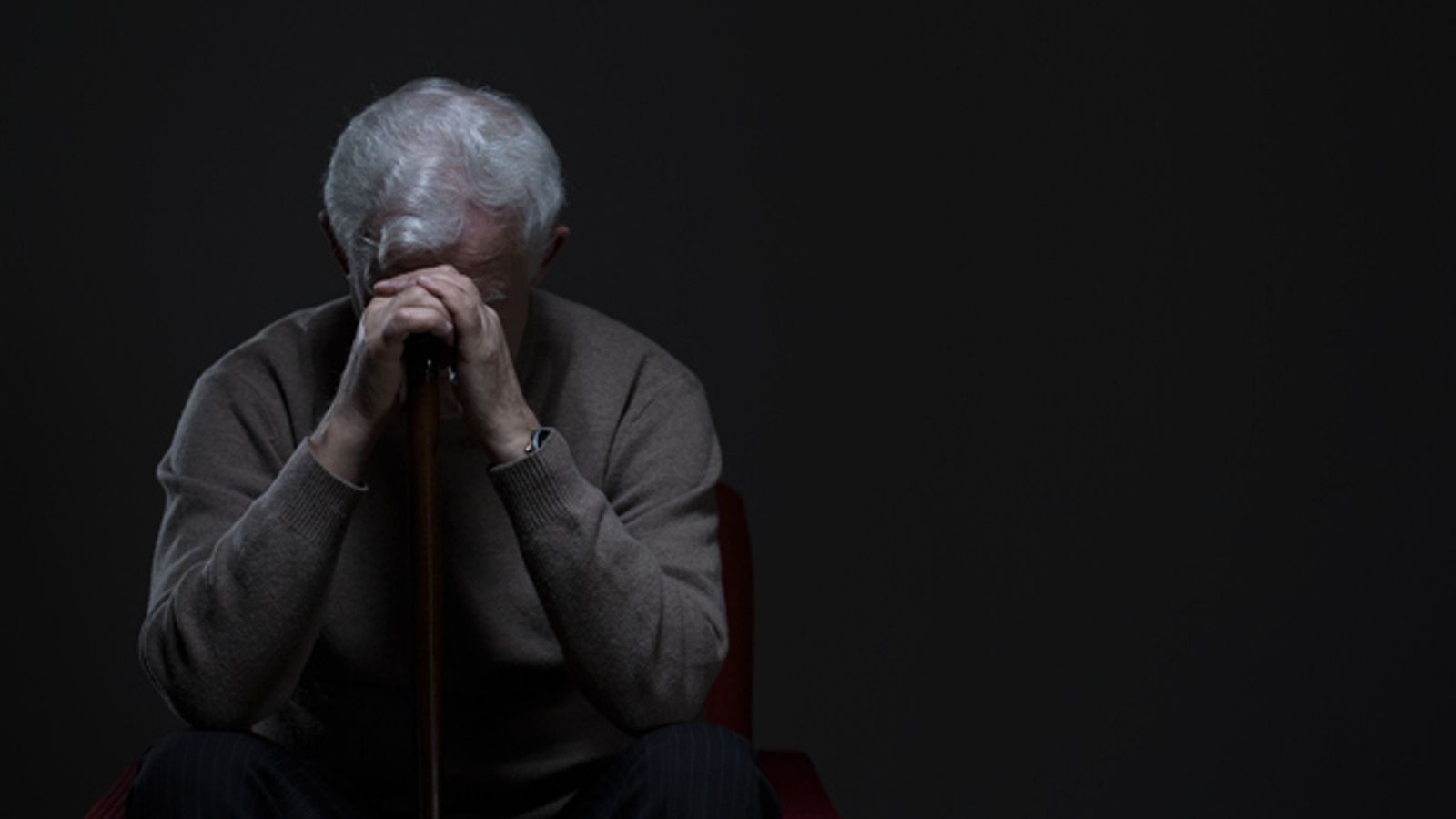 „Дълбоко вкоренената“ ейджизъм ограничава грижите за психичното здраве на възрастните хора, се казва в доклада