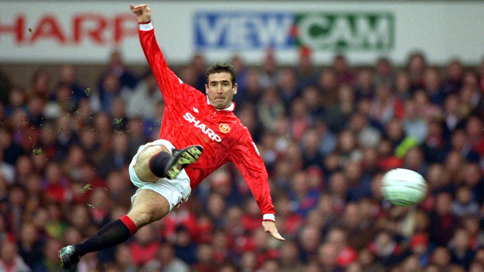 Eric Cantona hints at possible role at Manchester United