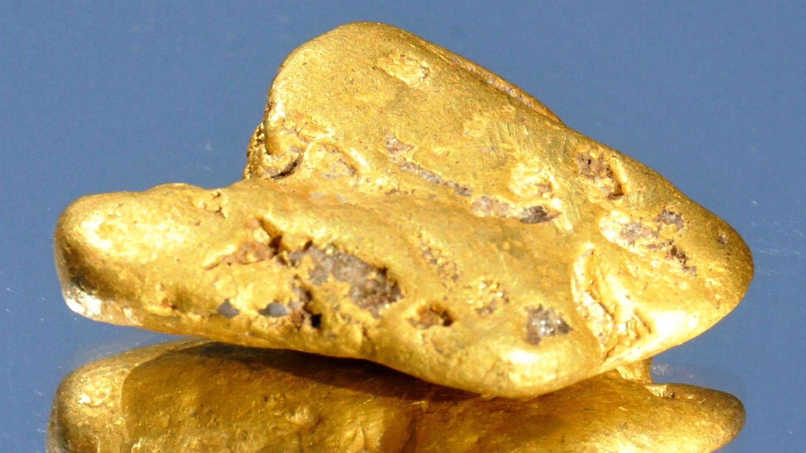 Шропшър: Човек намира най-голямото самородно злато в Англия с дефектен детектор, след като закъснява с един час, за да копае