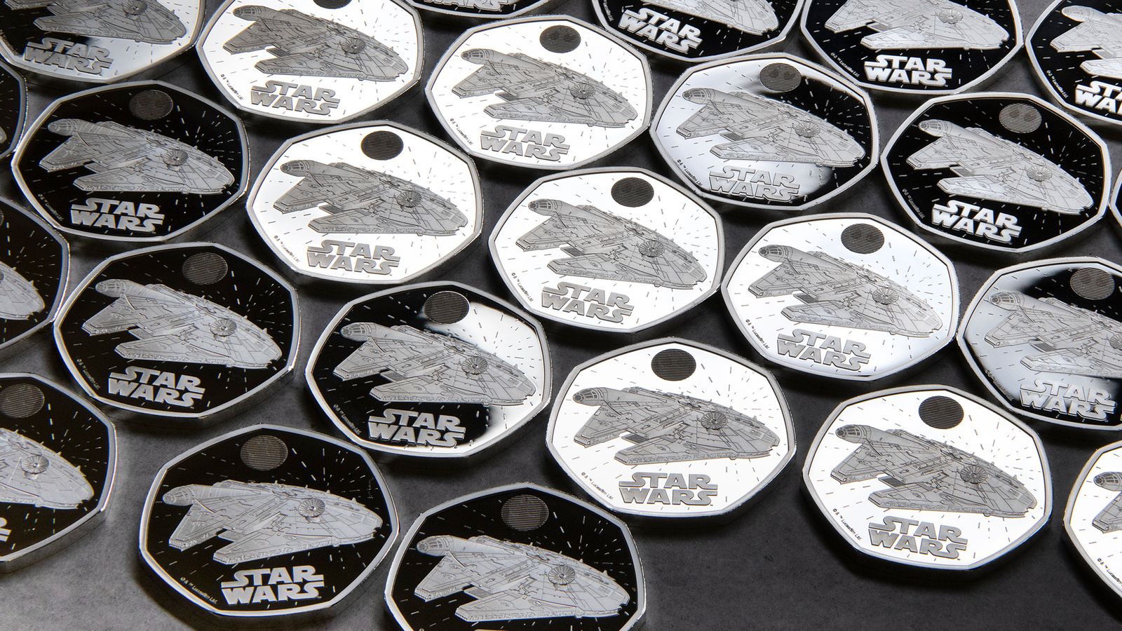 Star Wars: Royal Mint разкрива нови монети Millennium Falcon  