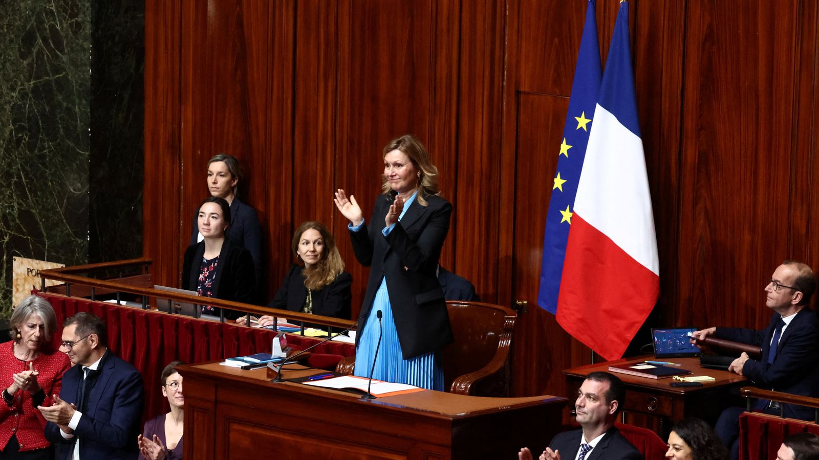フランス、50年ぶりに中絶を憲法上の権利とした国となる世界のニュース