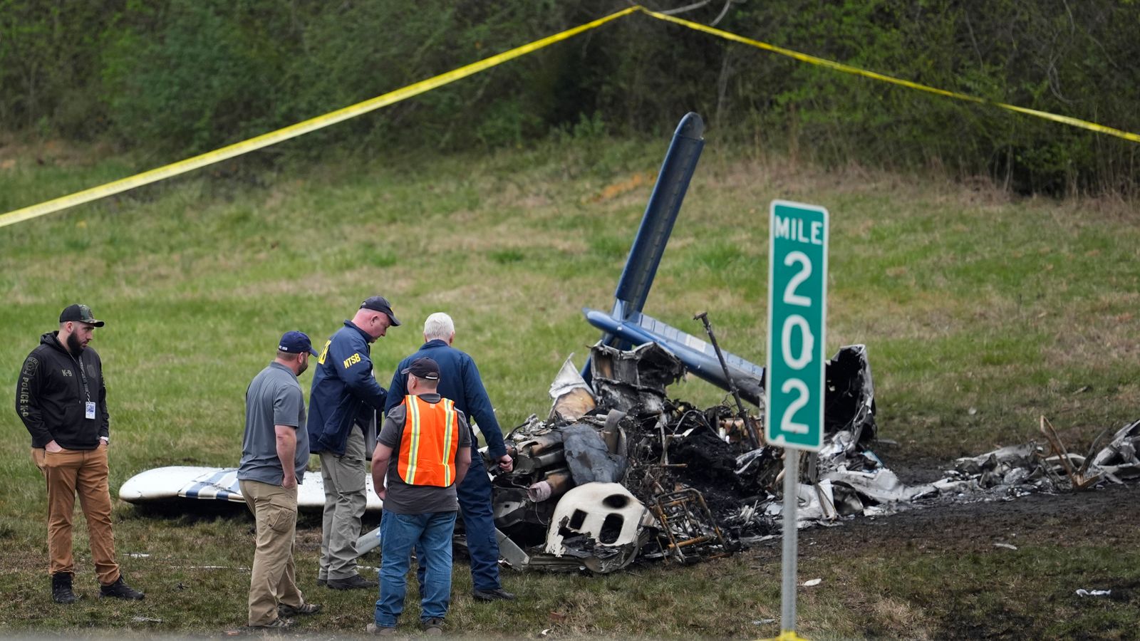 Three children die in plane crash as pilot says 'I won't make it' US