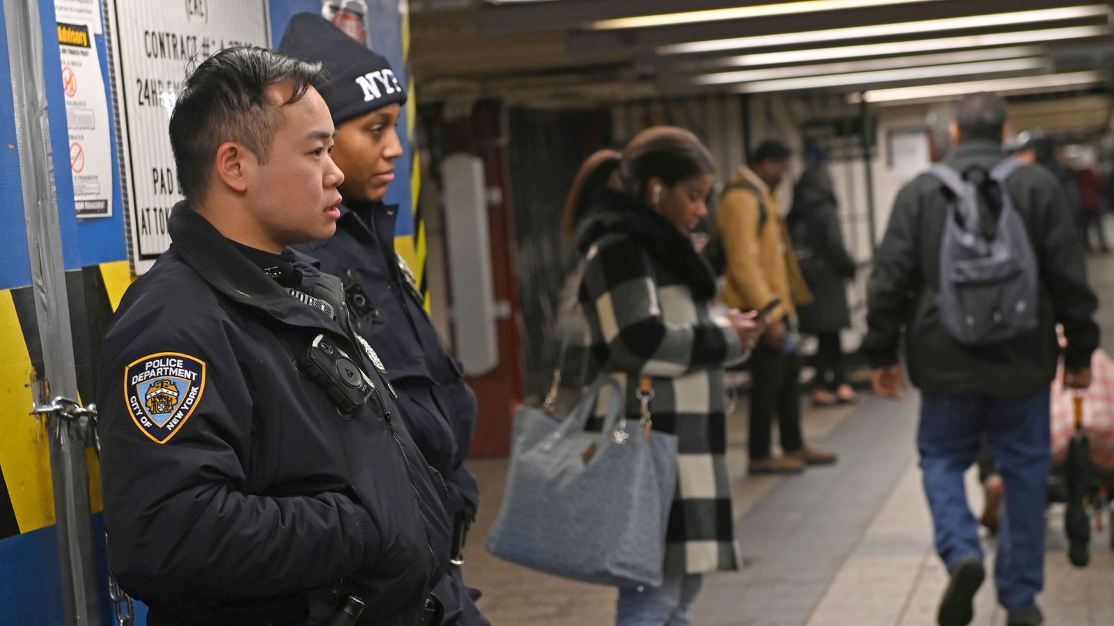 Губернаторът на Ню Йорк ще изпрати Националната гвардия в метрото за борба с престъпленията с ножове и оръжия