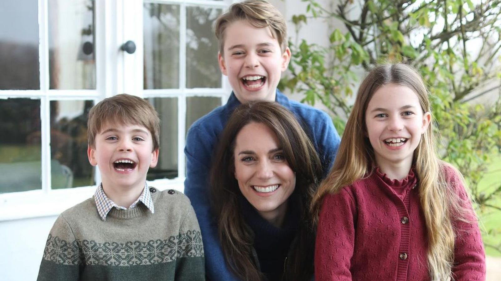 Kate Middleton's Mother's Day Photo Under Fire for Authenticity