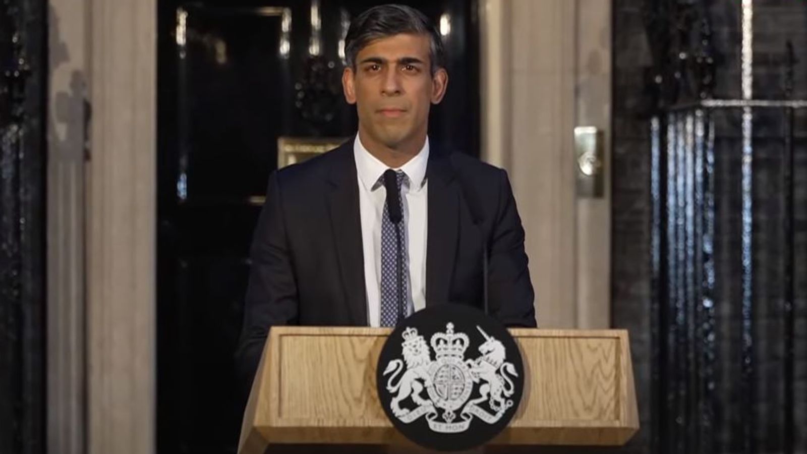 Politics latest PM delivering Downing Street address; Starmer reacts