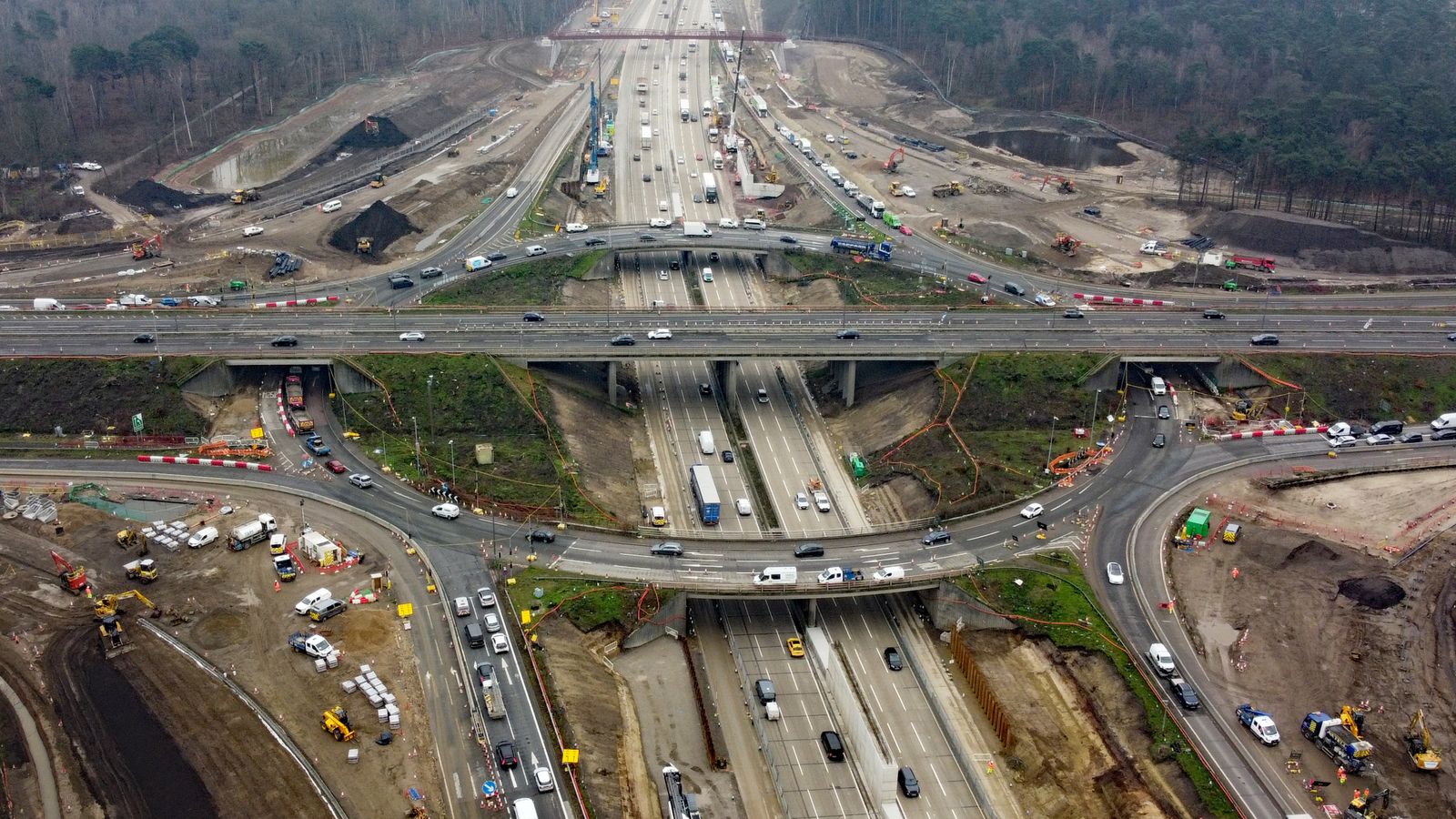 M25 closure: Motorway to shut between junctions 10 and 11 in ...