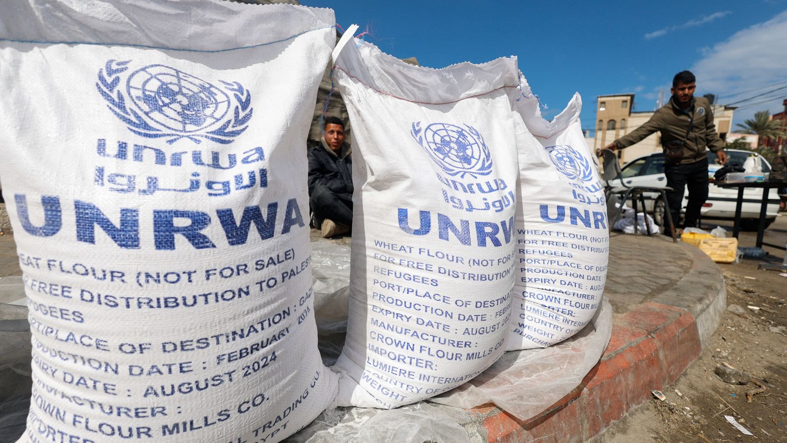 Шефът на UNRWA: Лесно е да наводниш Газа с храна“Експерти