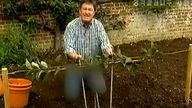 Alan Titchmarsh&#39;s Garden Secrets. Pic: KCTV/BBC