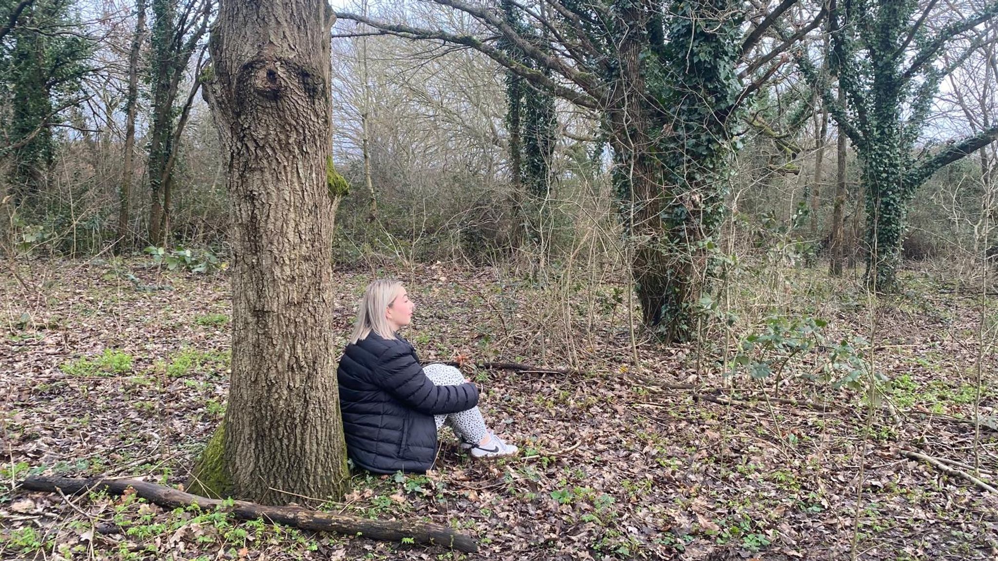 '£2,000 landed in my account' - The people who say they're manifesting ...