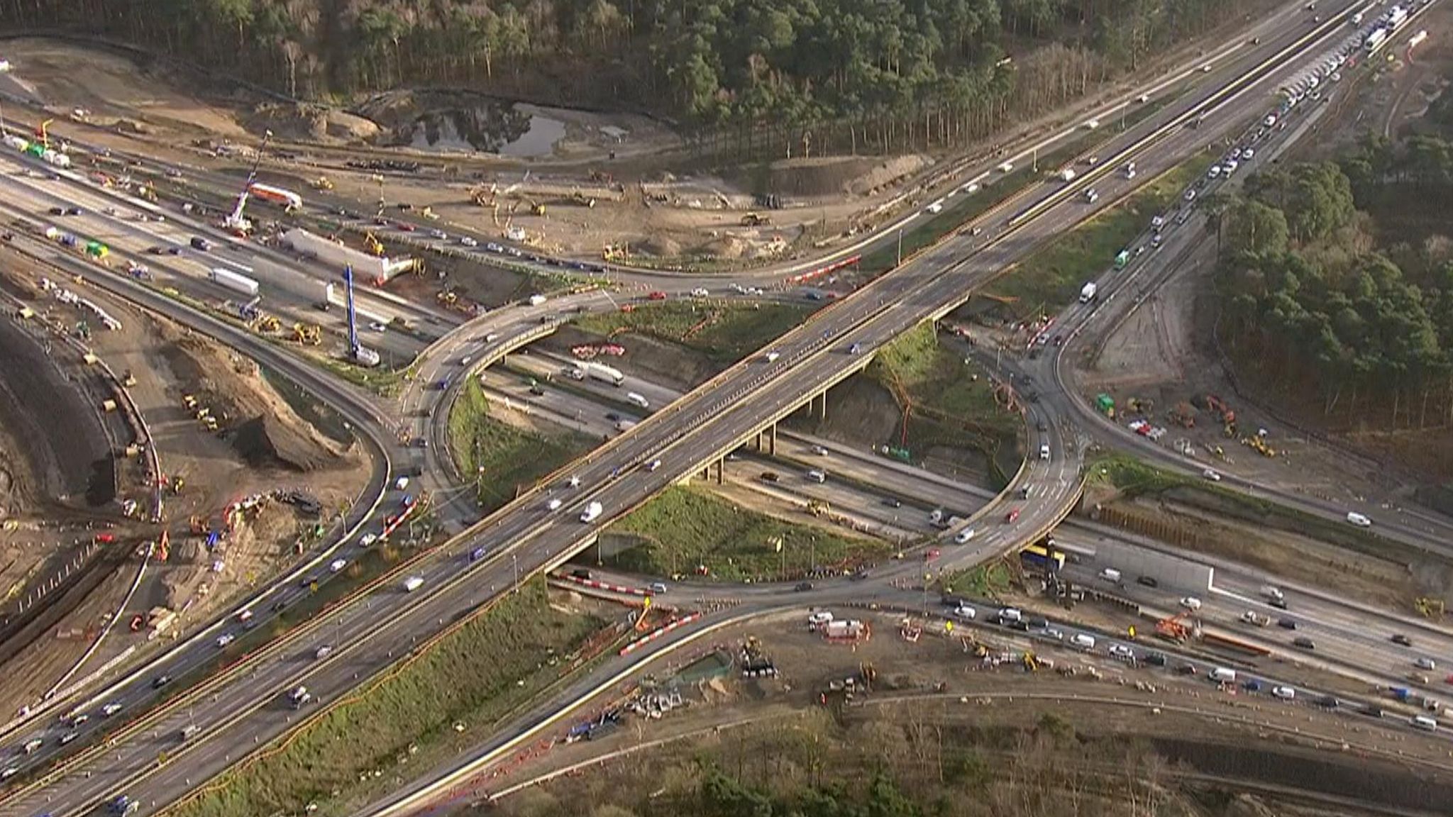 M25 closure Aerial pictures show calm amid weekend gridlock fears