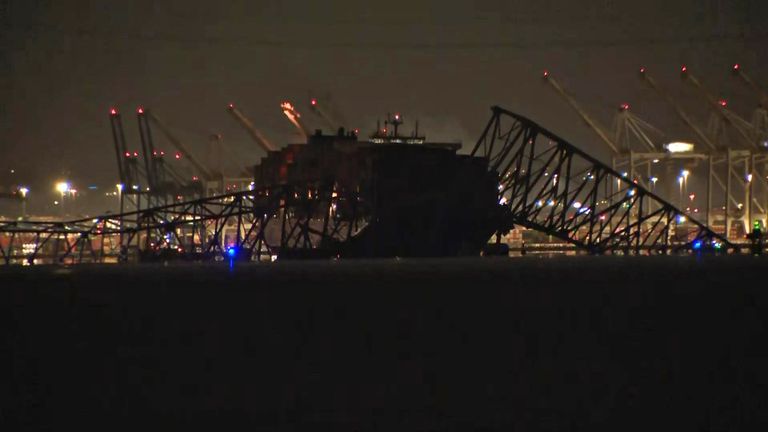 skynews-francis-scott-key-bridge_6501150 Navio que atingiu a ponte rodoviária de Baltimore perdeu energia antes da colisão fatal devido a um único fio solto | Notícias dos EUA
