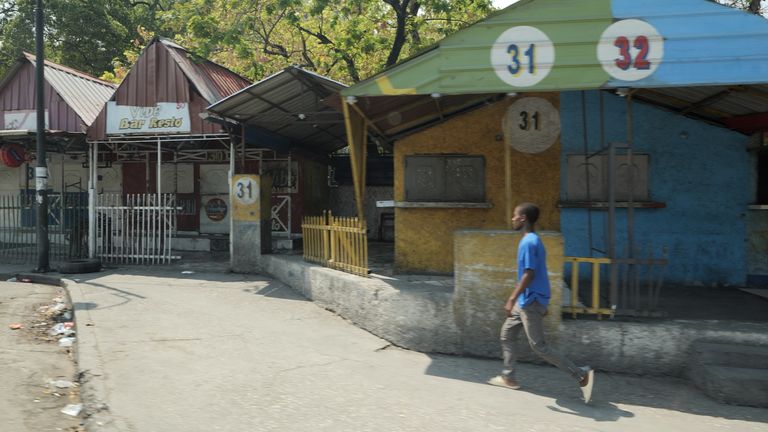 Stuart Ramsay eyewitness Haiti turmoil - shuttered shops
