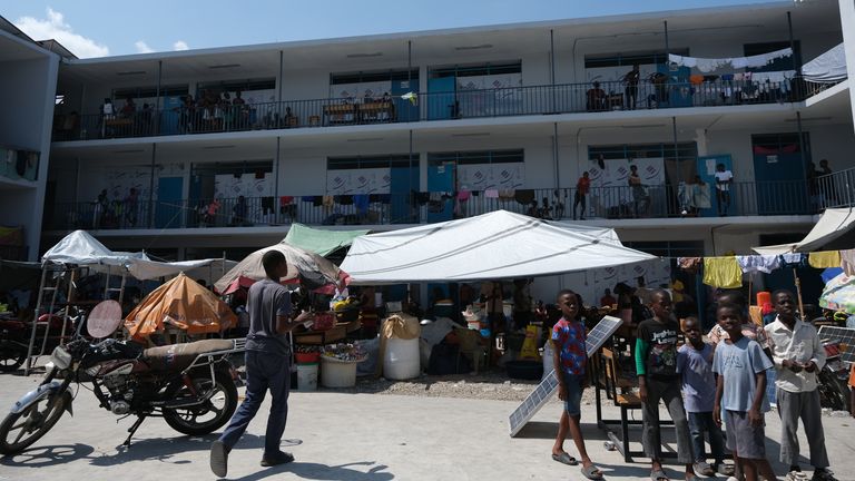 Stuart Ramsay eyewitness Haiti turmoil - displaced people living in school
