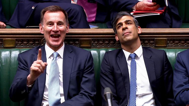 Jeremy Hunt and Rishi Sunak during Keir Starmer&#39;s Budget response 