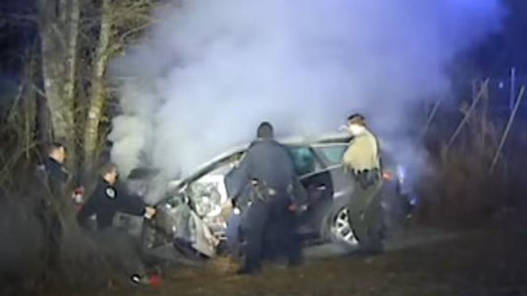 Police rescue suspect from burning vehicle in Arkansas