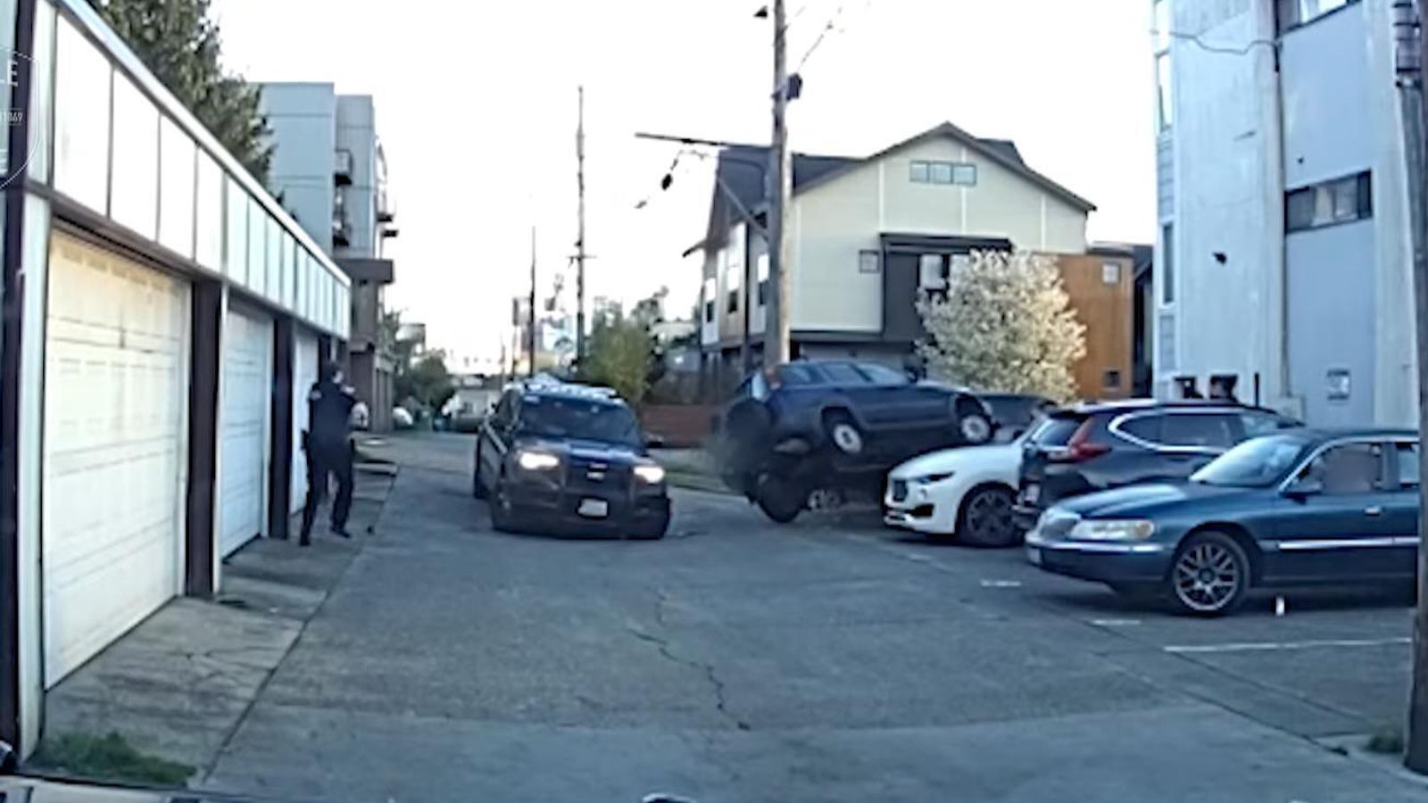 Seattle: Suspected car thief flees police, flips cars and almost ...