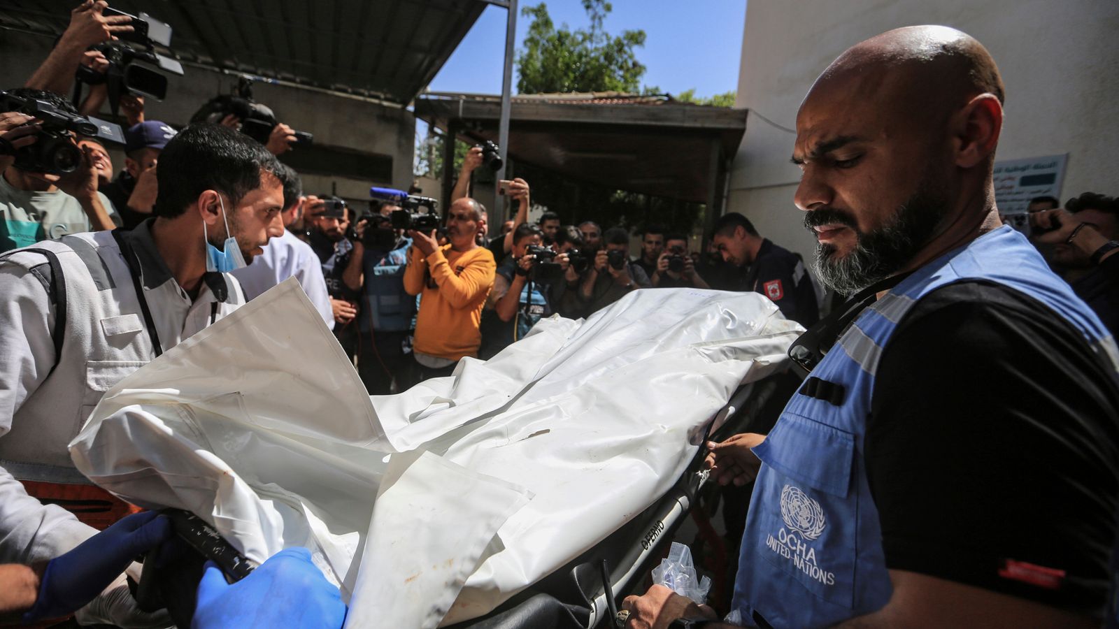 Israel-Gaza latest: Aid charity told IDF of movements so deadly attack 'makes no sense' – Sky News