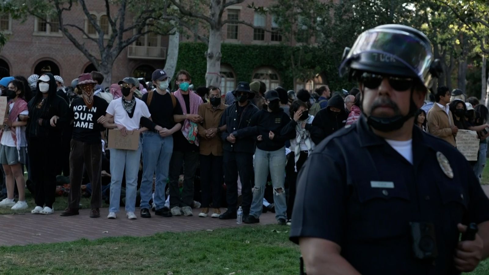 Arrests as police clash with Pro-Palestinian protesters at colleges