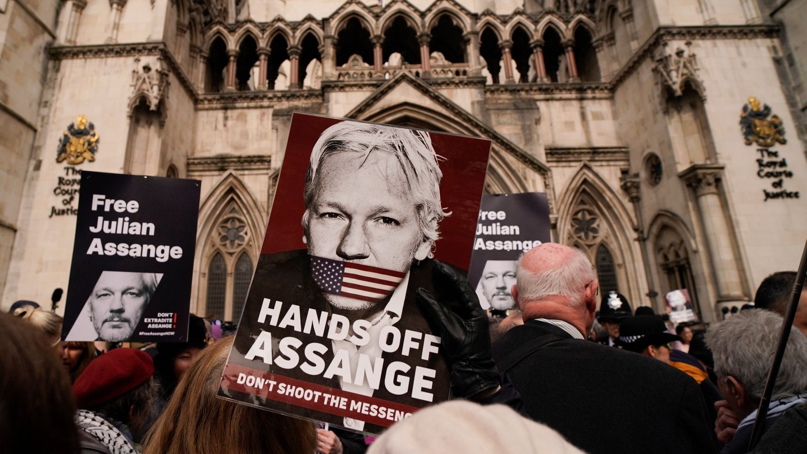 US considering dropping prosecution of WikiLeaks founder Julian Assange