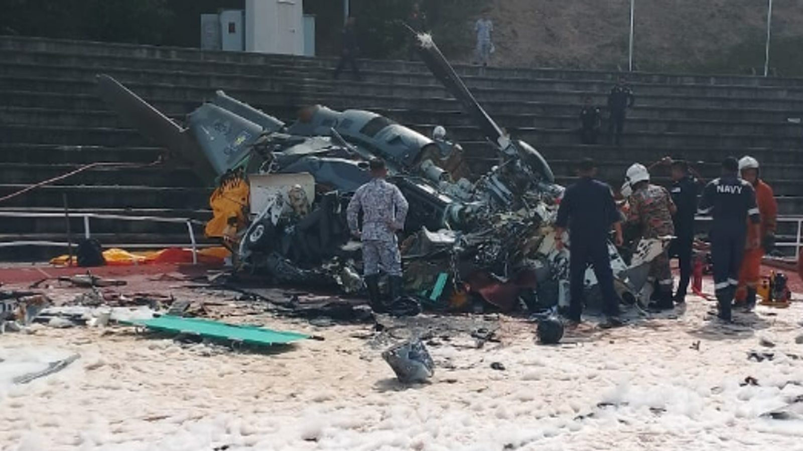 Malaysia: 10 dead after navy helicopters collide mid-air during flyover ...