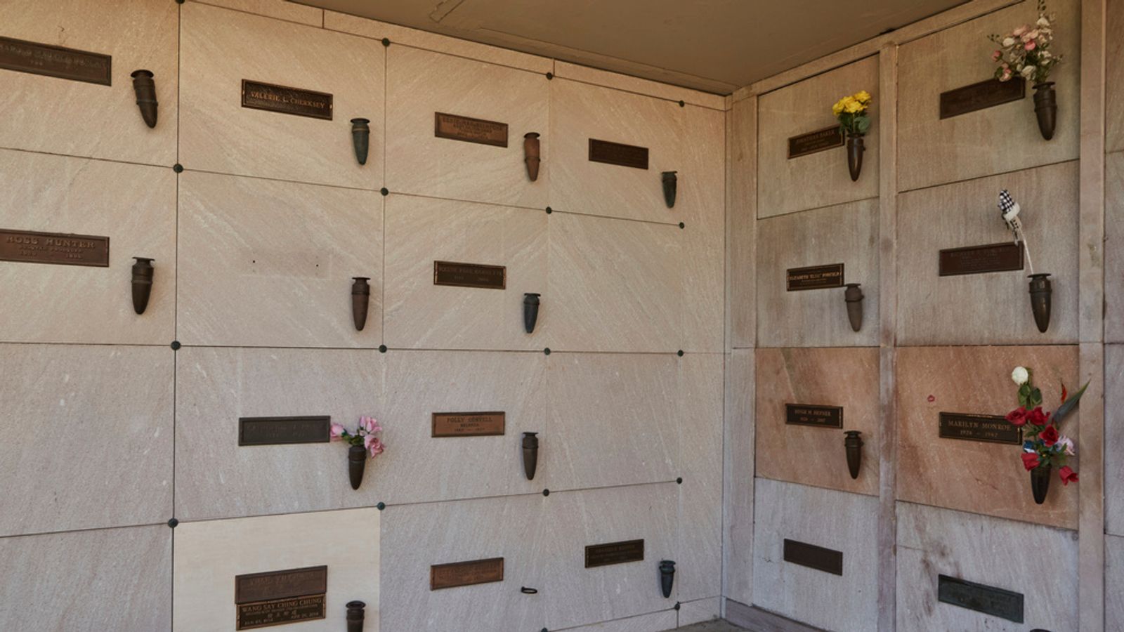 Tech investor buys crypt next to Marilyn Monroe and Hugh Hefner | Ents ...