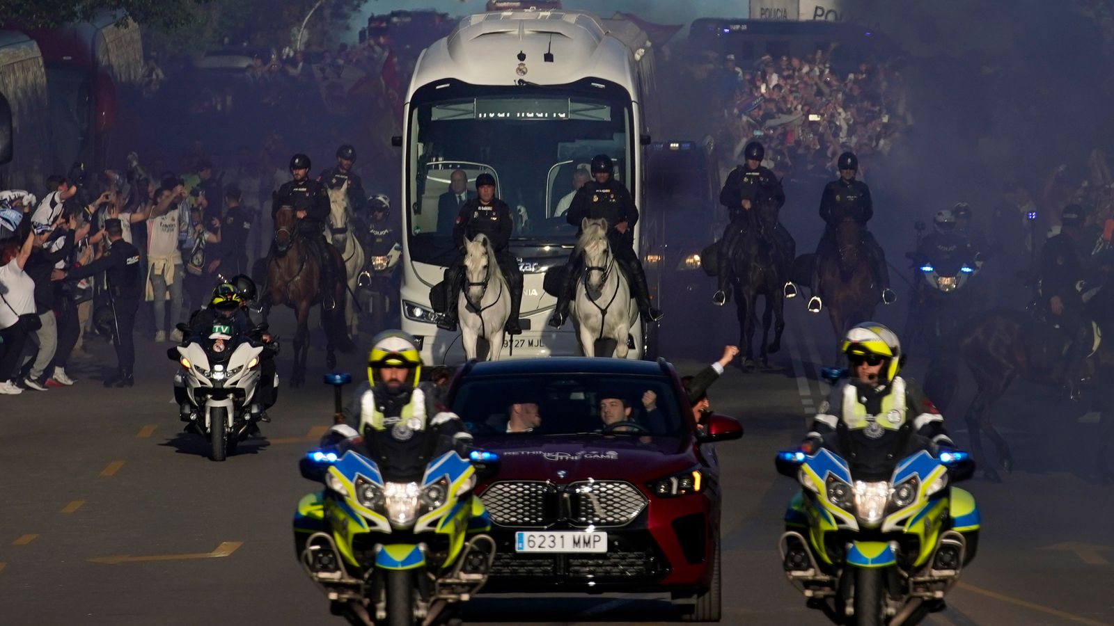 Хиляди полицаи, мобилизирани за мачовете от Шампионската лига в Париж и Мадрид на фона на терористична заплаха