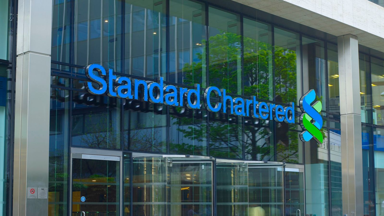 Standard Chartered arm takes stake in British fintech Algbra