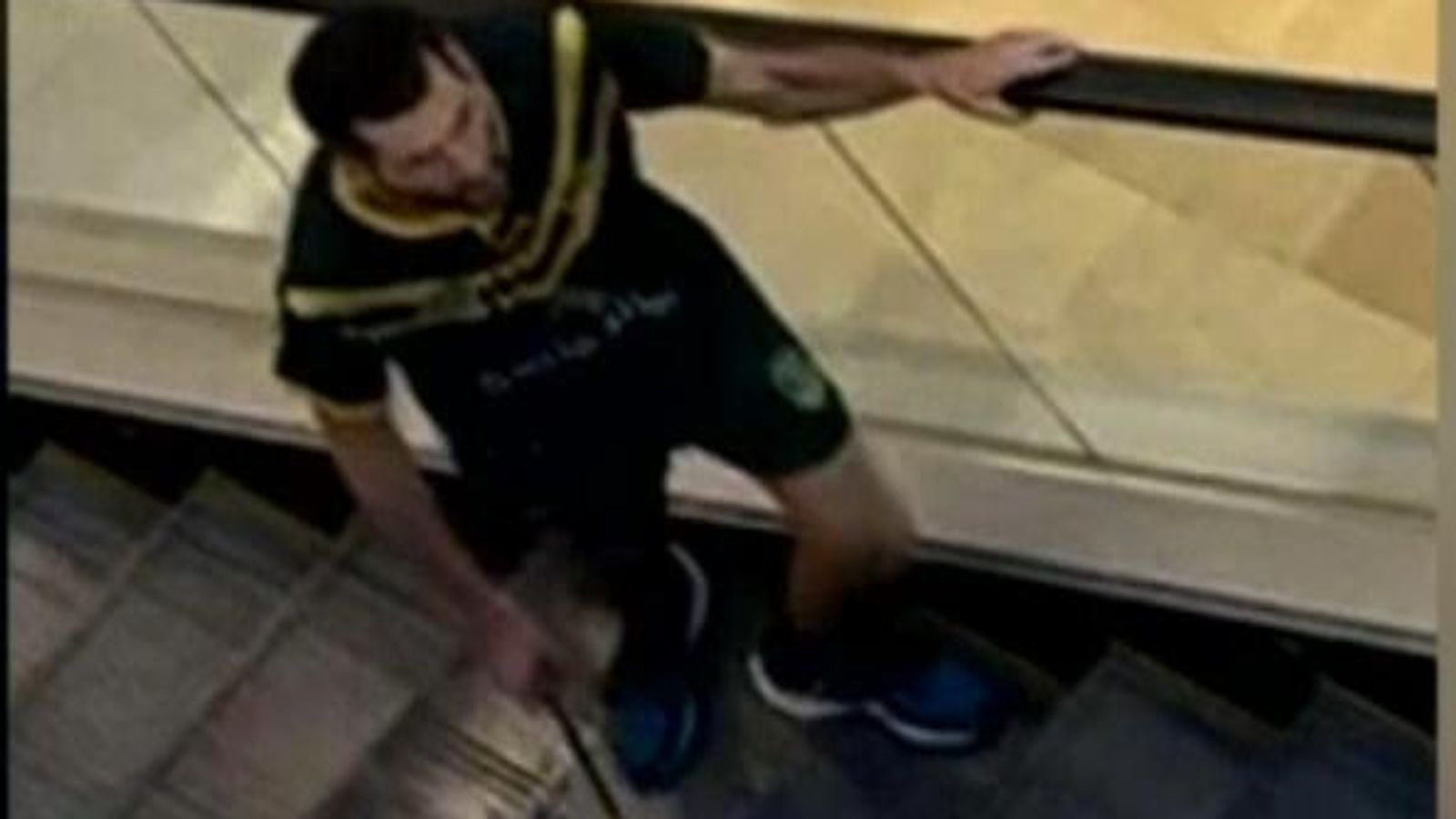 Sydney mourns as six people are stabbed to death in shopping centre ...