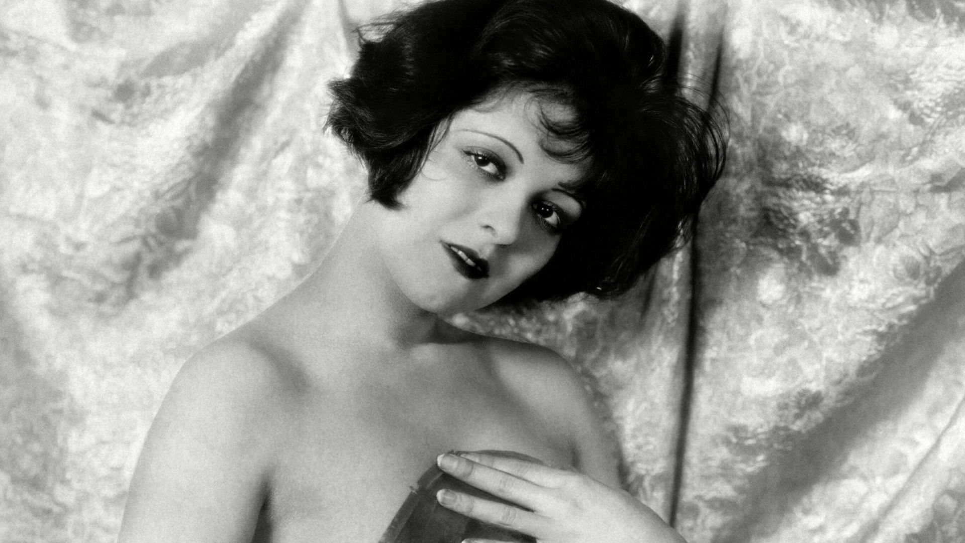 Who was Clara Bow? The original 'it girl' who inspired Taylor Swift's new song