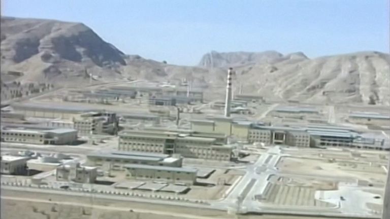 یک سایت هسته ای در نزدیکی اصفهان در ایران در سال 2005. عکس: رویترز