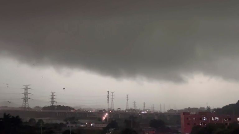 Tornado strikes Chinese city of Guangzhou